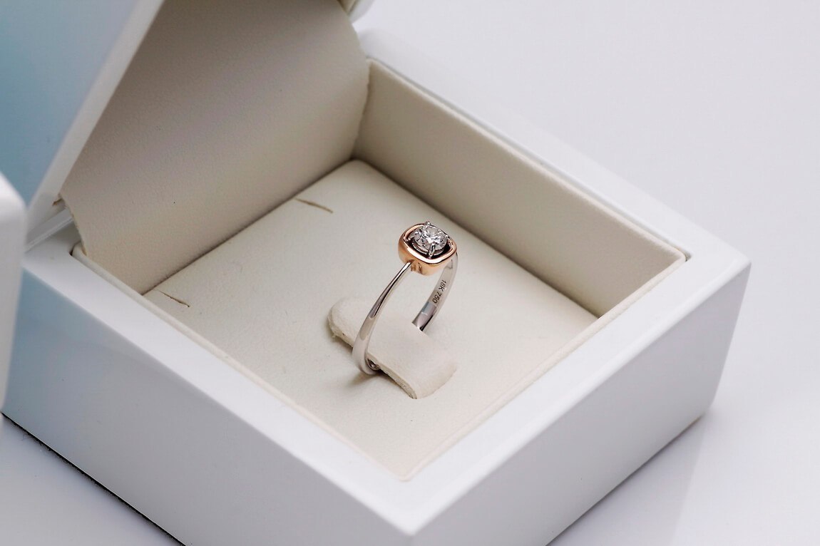 Złoty pierścionek PXD1542D - Diament